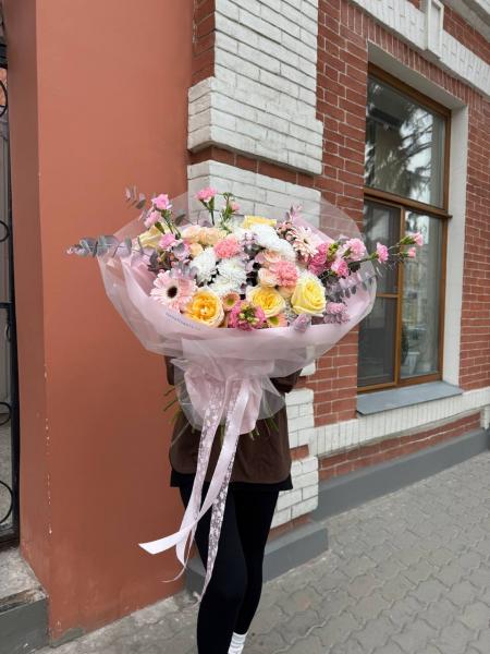 НЕЖНО-РОЗОВЫЙ авторский букет с розами
